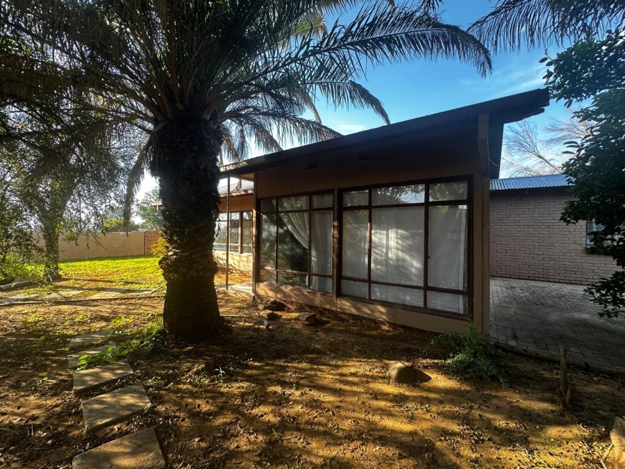 4 Bedroom Property for Sale in Dealesville Free State